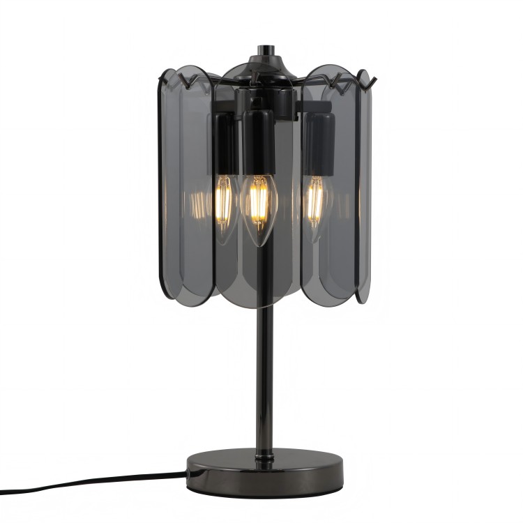 Apakah merepotkan untuk merakit gelas berasap 3 lampu meja untuk samping tempat tidur?